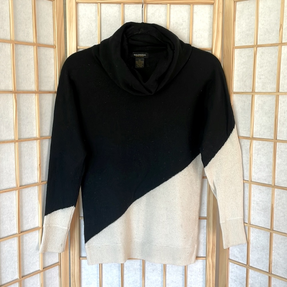 Black + White CASHMERE turtleneck XS